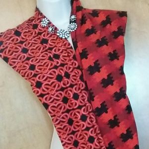 Bundle red and black LuLaRoe leggings